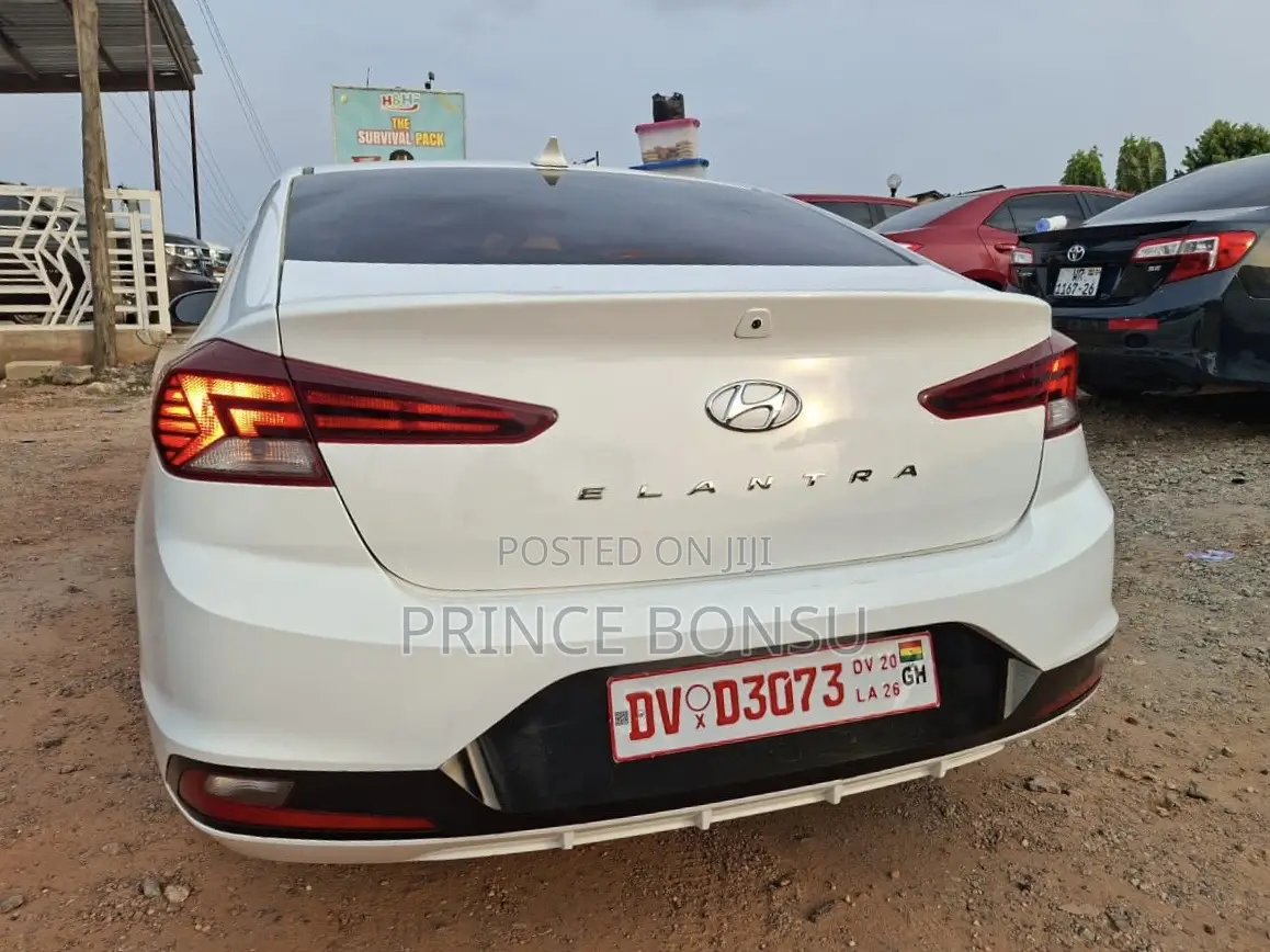 Hyundai Elantra 2020 White