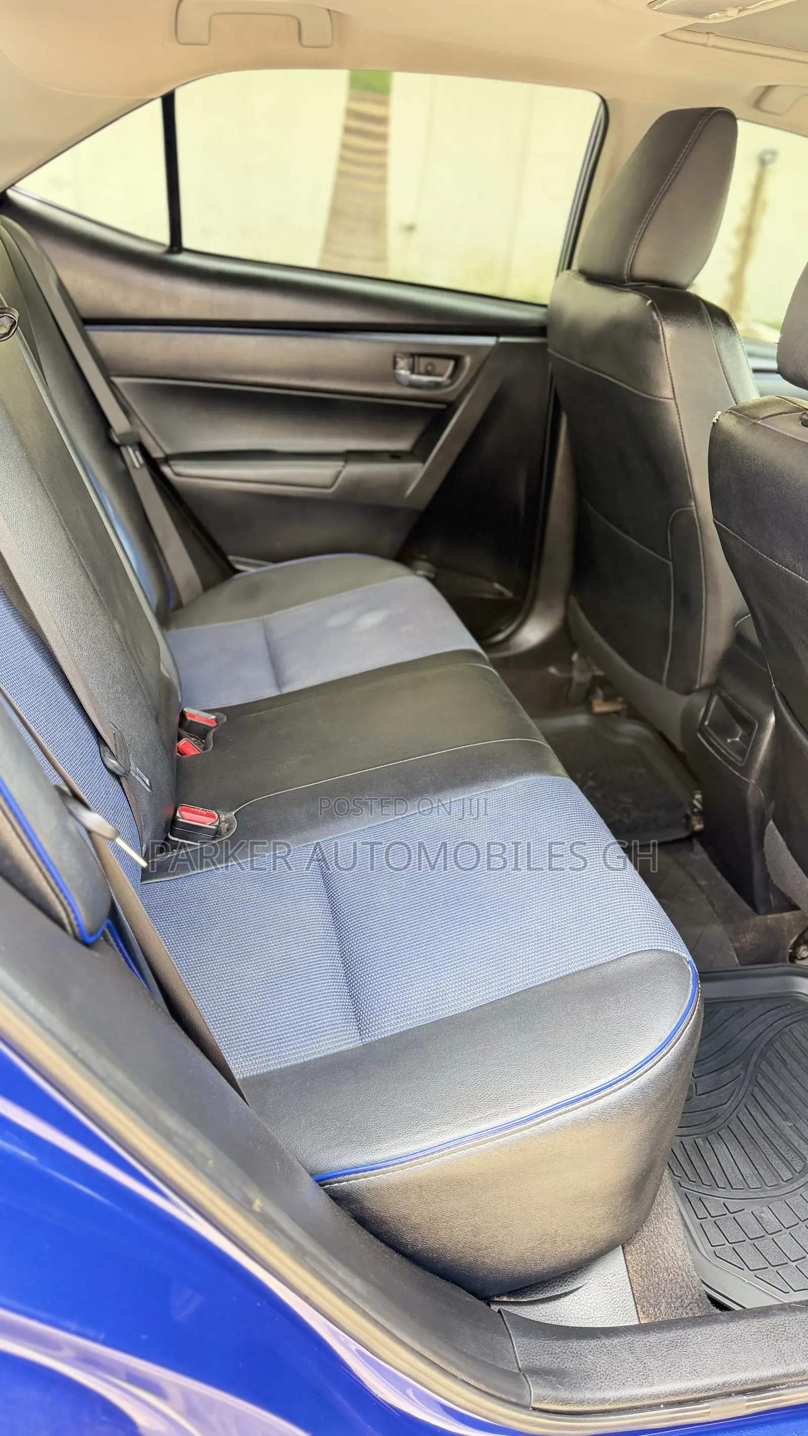 Toyota Corolla SE (1.8L 4cyl 2A) 2018 Blue