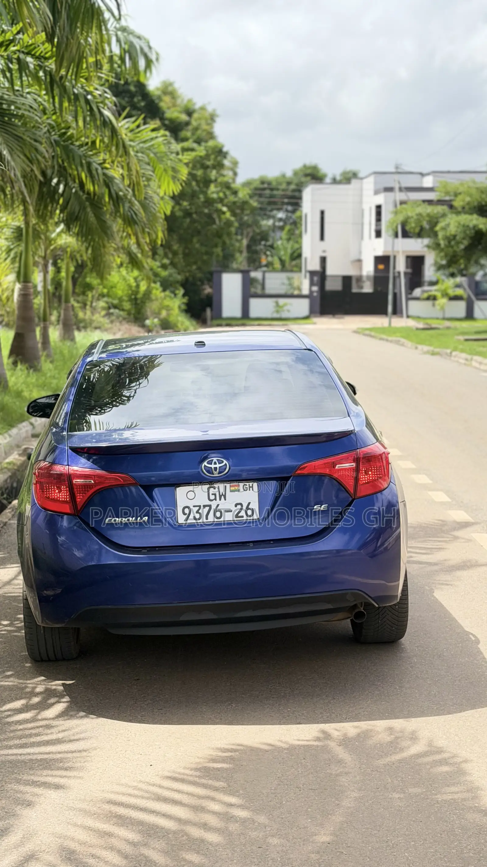 Toyota Corolla SE (1.8L 4cyl 2A) 2018 Blue