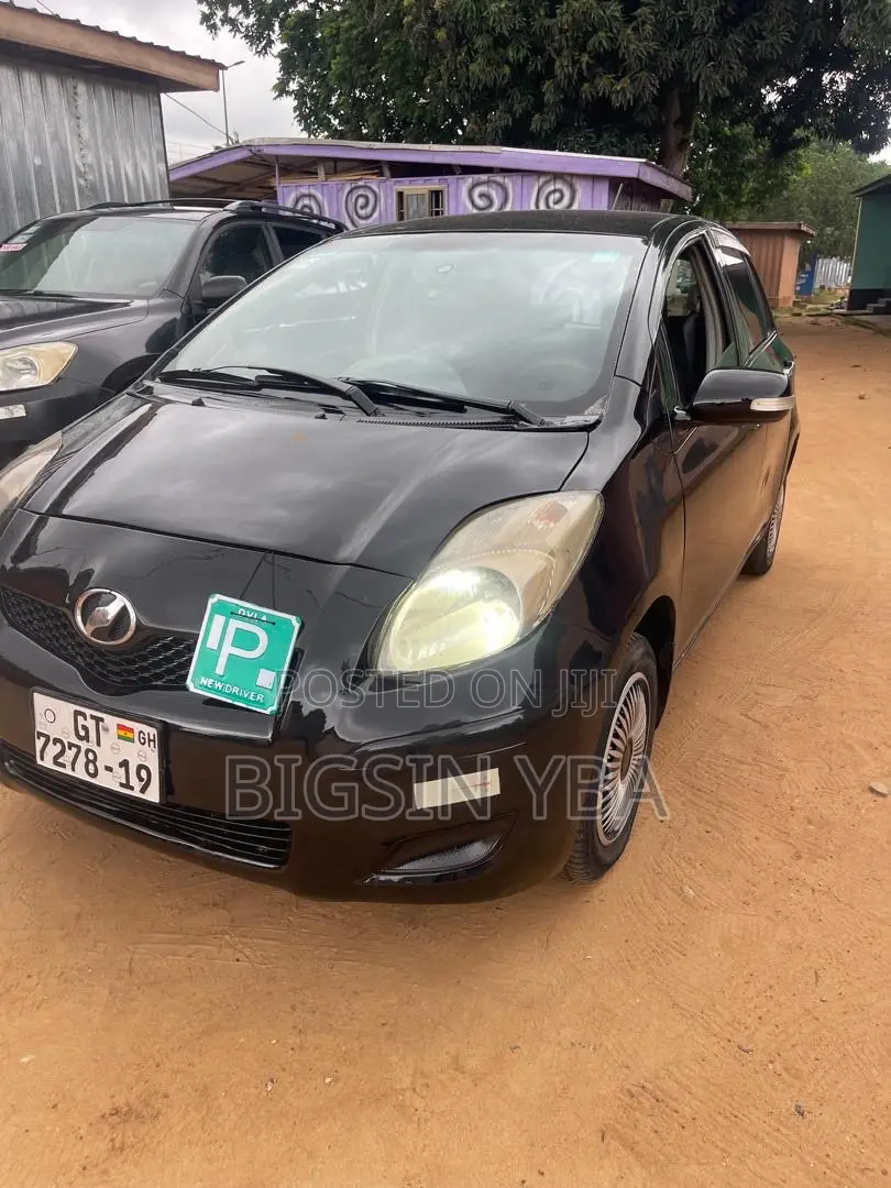 Toyota Vitz 1.3 AWD 5dr 2010 Black