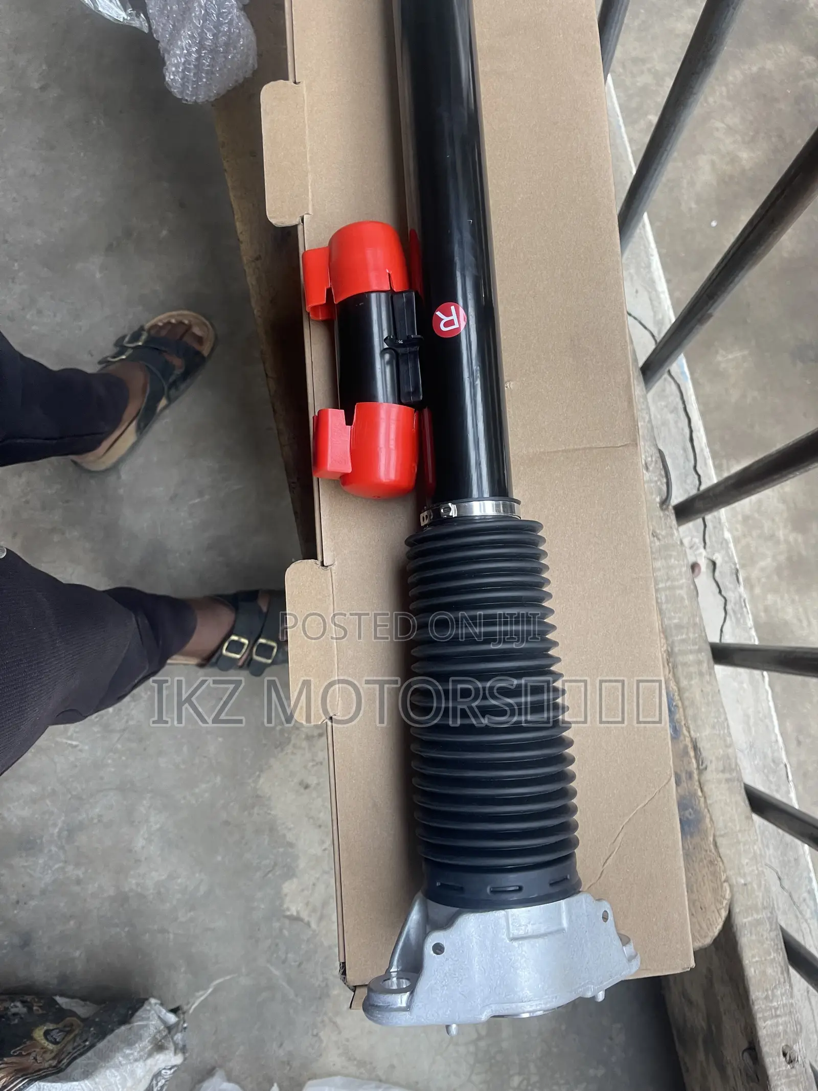 Range Rover 2024-2025 Back Shocks