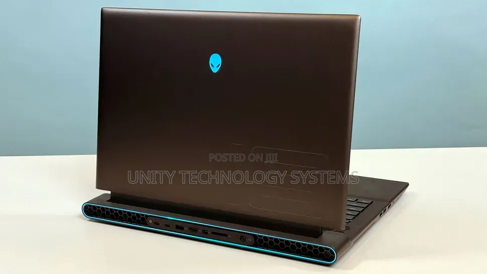 New Laptop Alienware 18 Area-51 32GB AMD Ryzen 9 SSD 2T