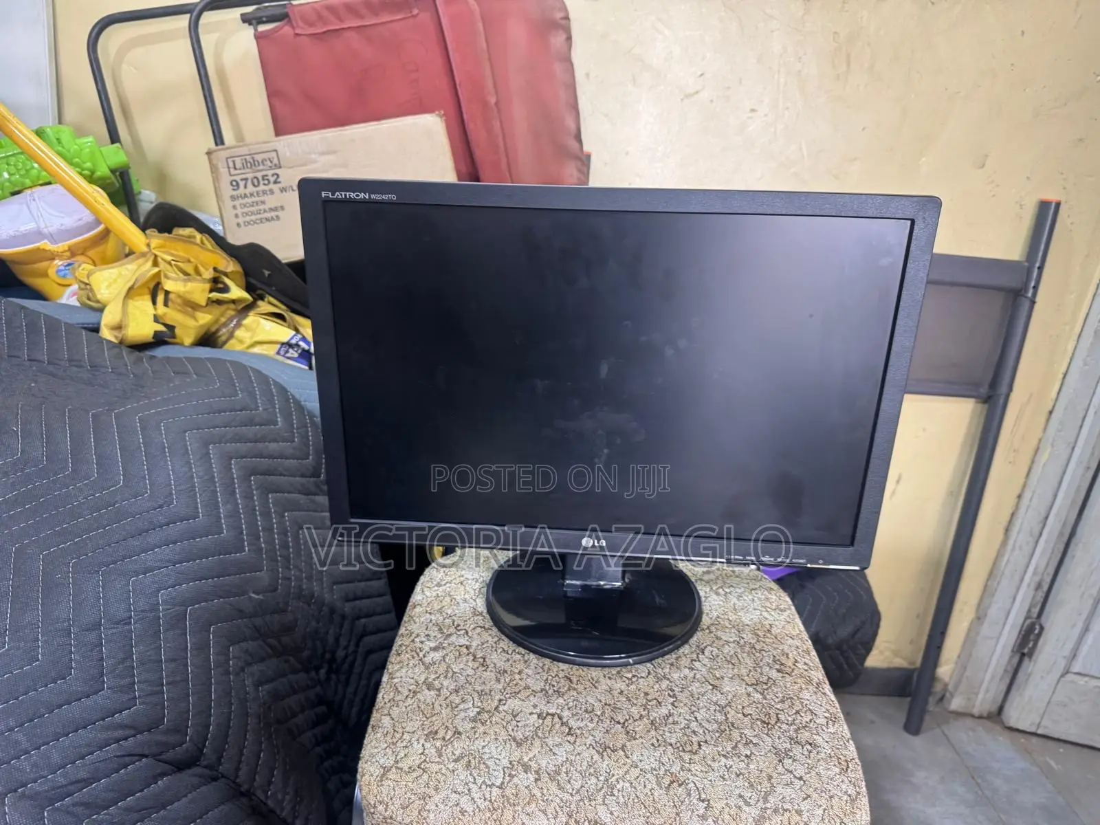 LG 24” Monitor -Flatron W2242tq