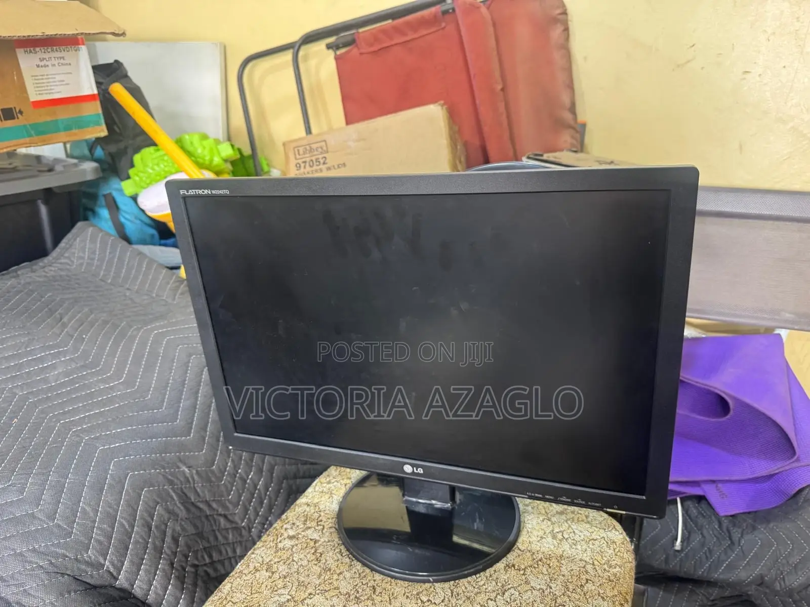 LG 24” Monitor -Flatron W2242tq