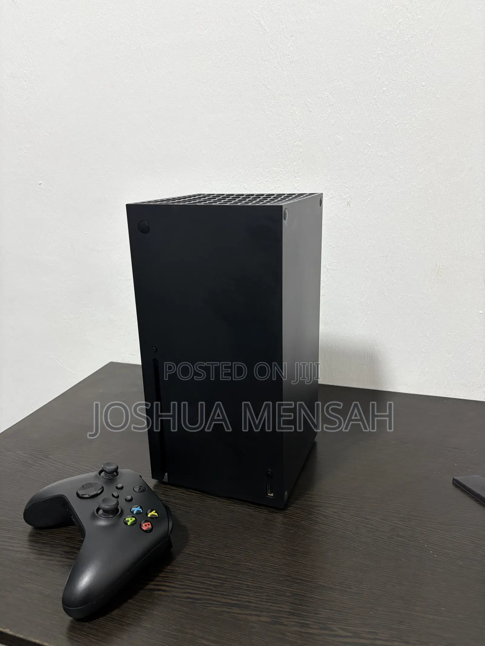 Xbox Series X With One Controller and Games