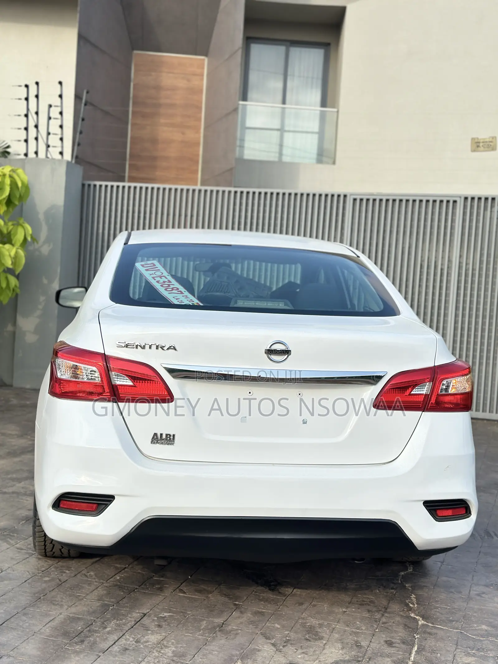 Nissan Sentra SV 4dr Sedan (1.8L 4cyl CVT) 2015 White