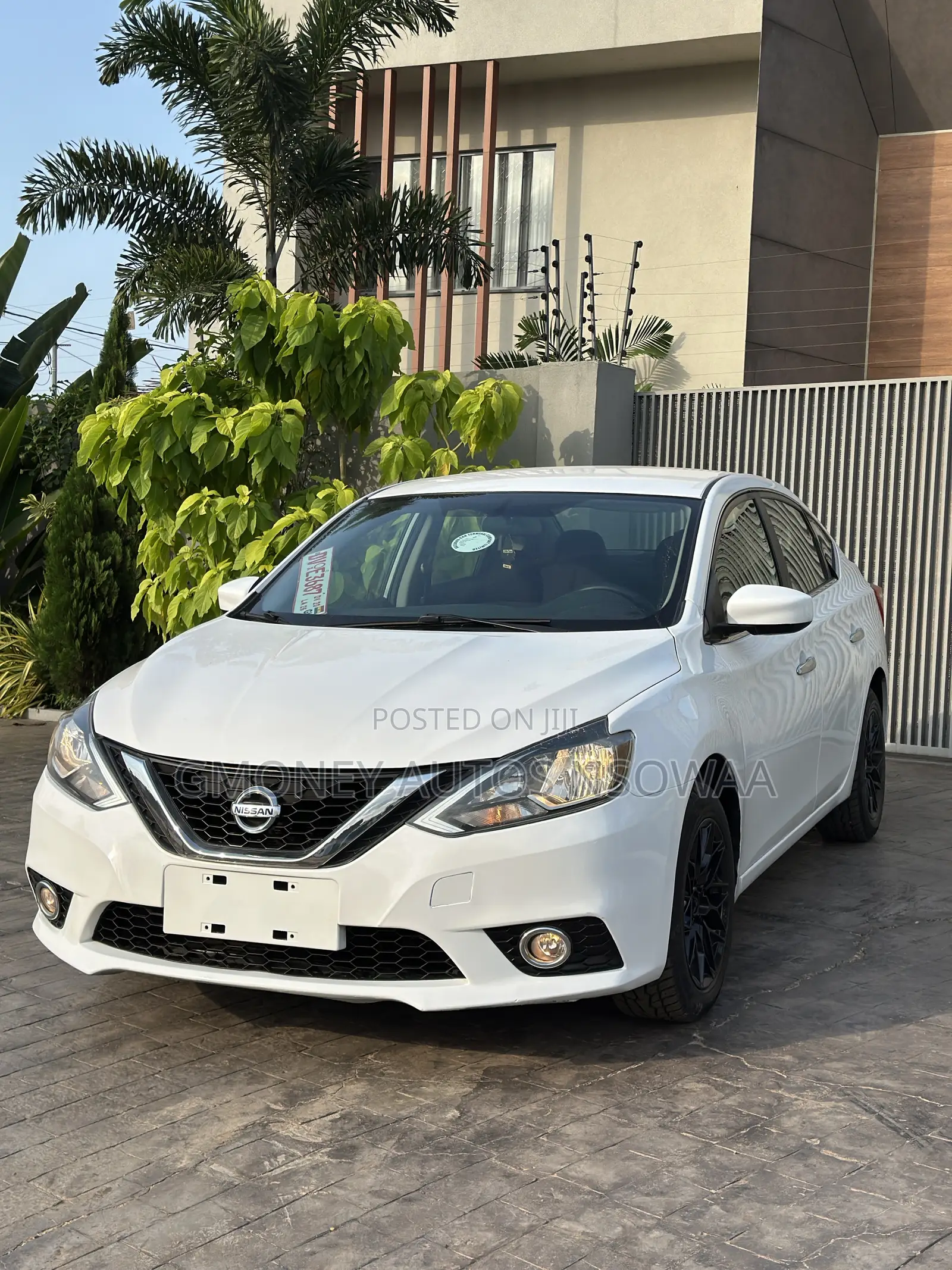 Nissan Sentra SV 4dr Sedan (1.8L 4cyl CVT) 2015 White