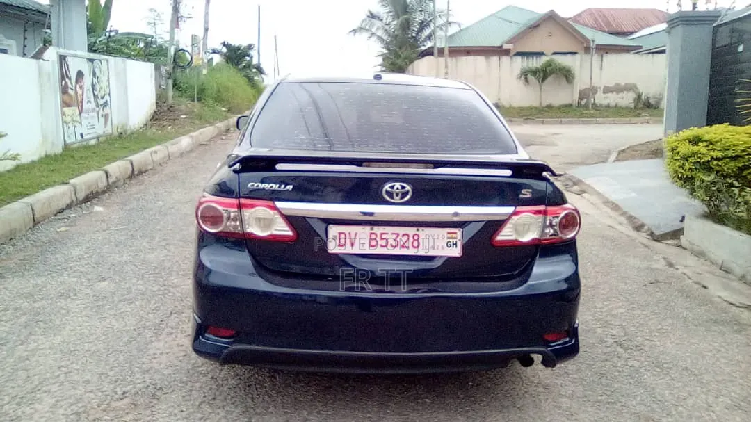 Toyota Corolla 2013 Red