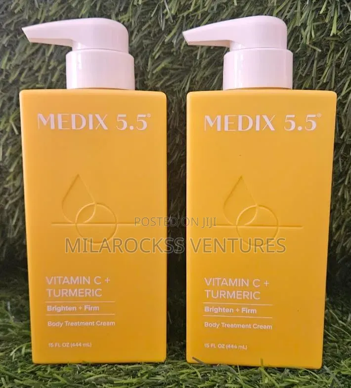 Medix 5.5 Vitamin C + Turmeric Body Treatment Cream 444ml.