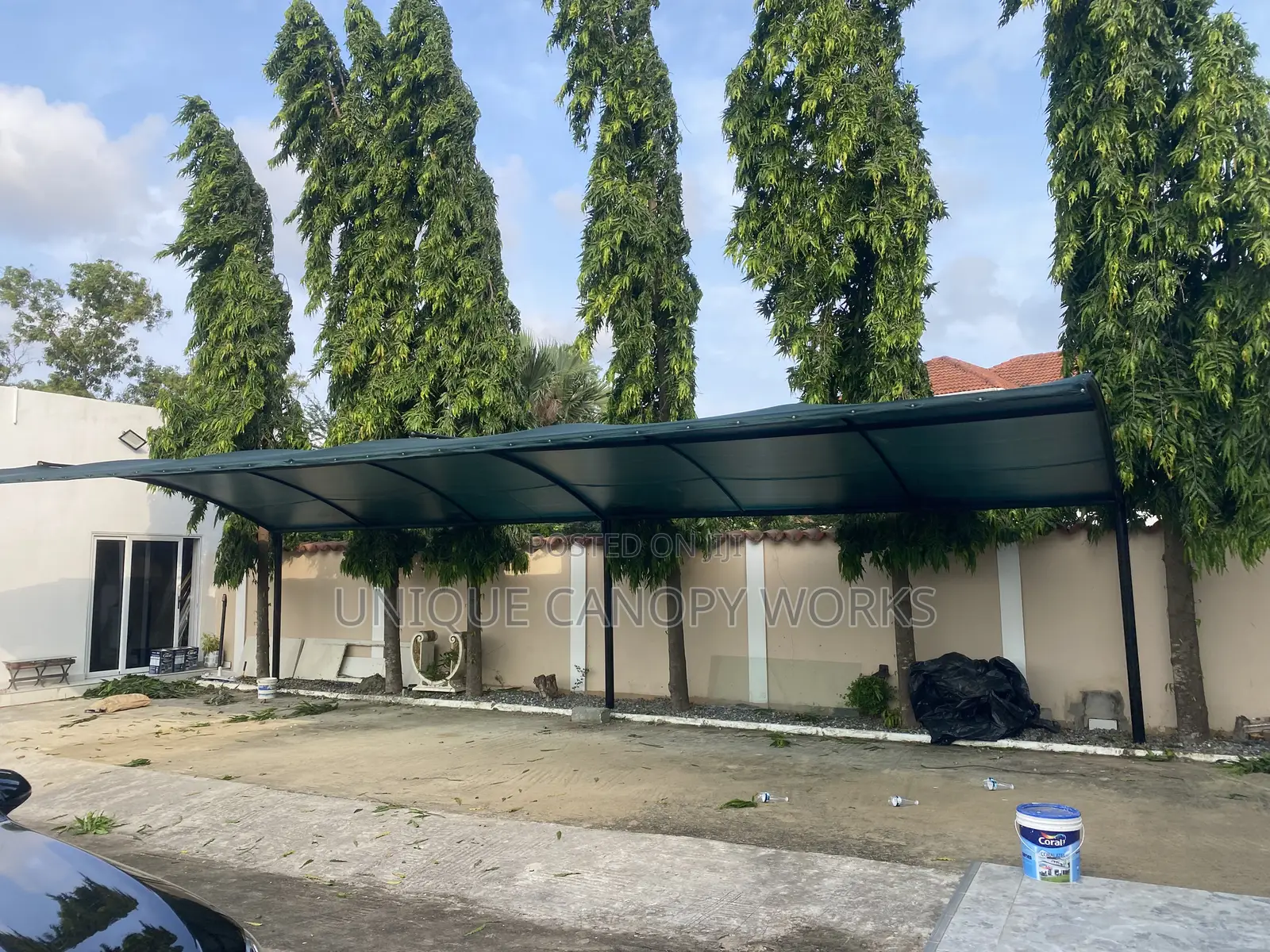 Car Park for 4 Cars Available