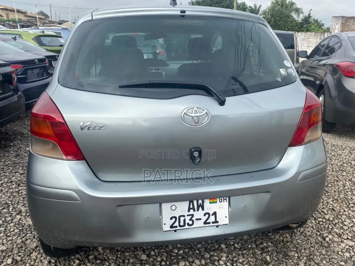 Toyota Vitz 2010 Gray