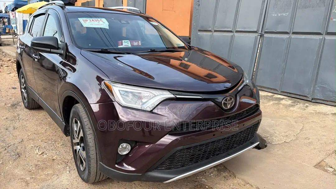 Toyota RAV4 LE 4dr SUV AWD (2.5L 4cyl 6A) 2018 Beige