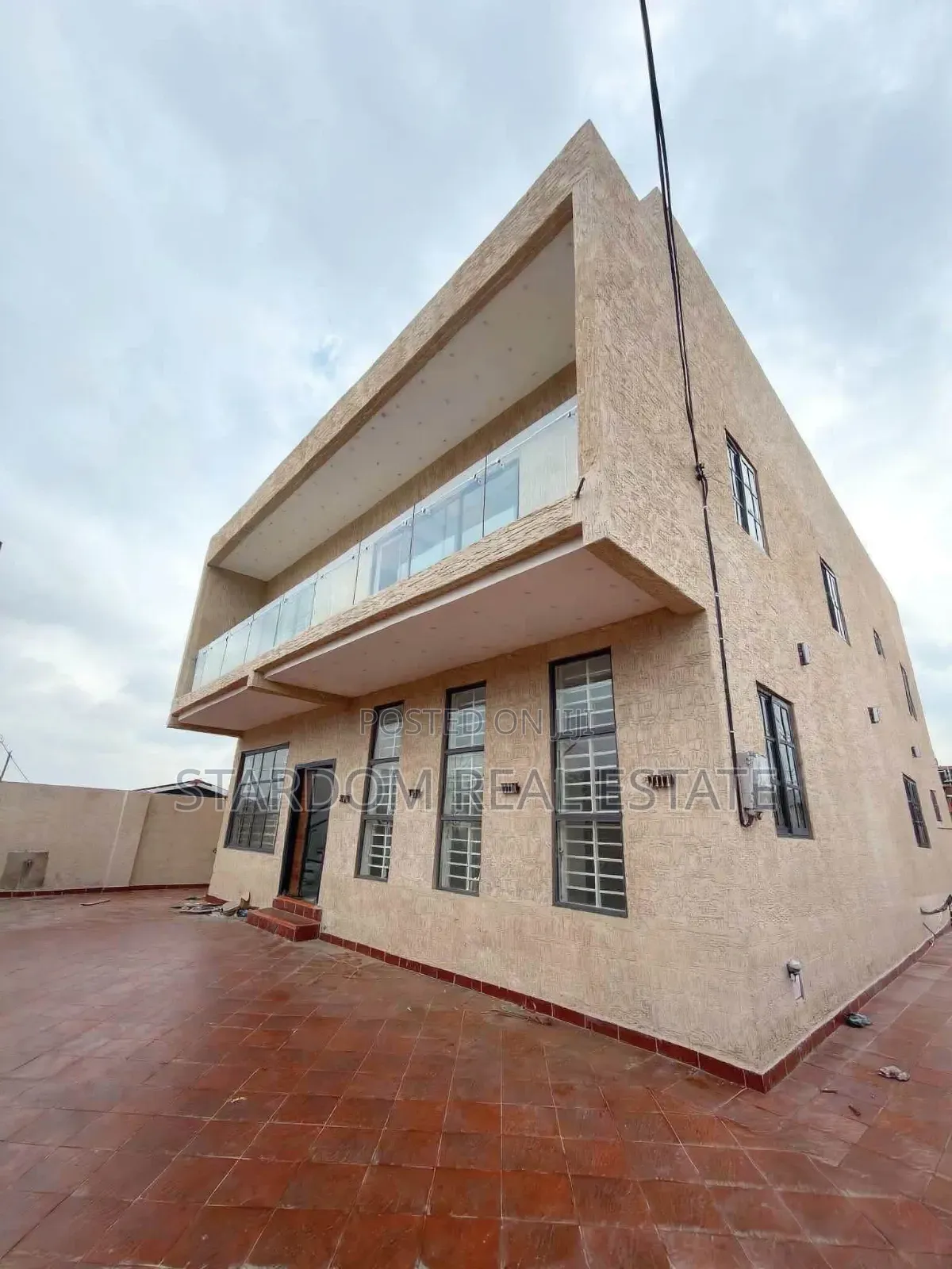 4bdrm Duplex in East Legon Ogbojo, American House for sale