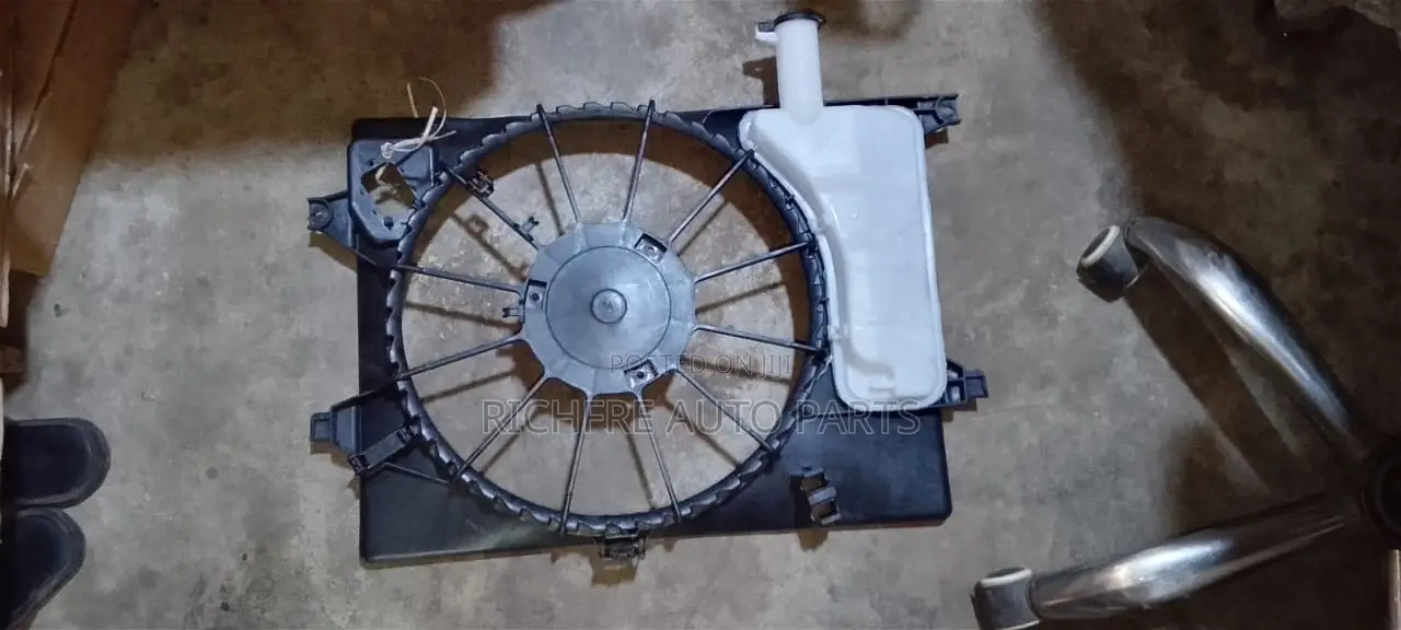 Hyundai Elantra 2012 2013 2014 Fan Case Reservior