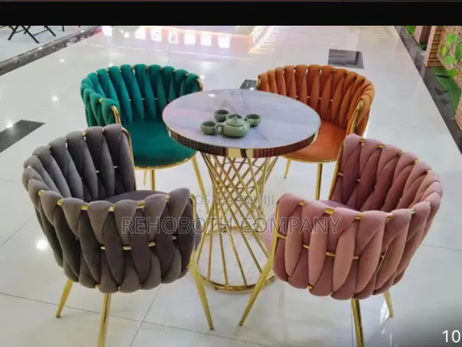 Modern Dining Table With 4 Seater
