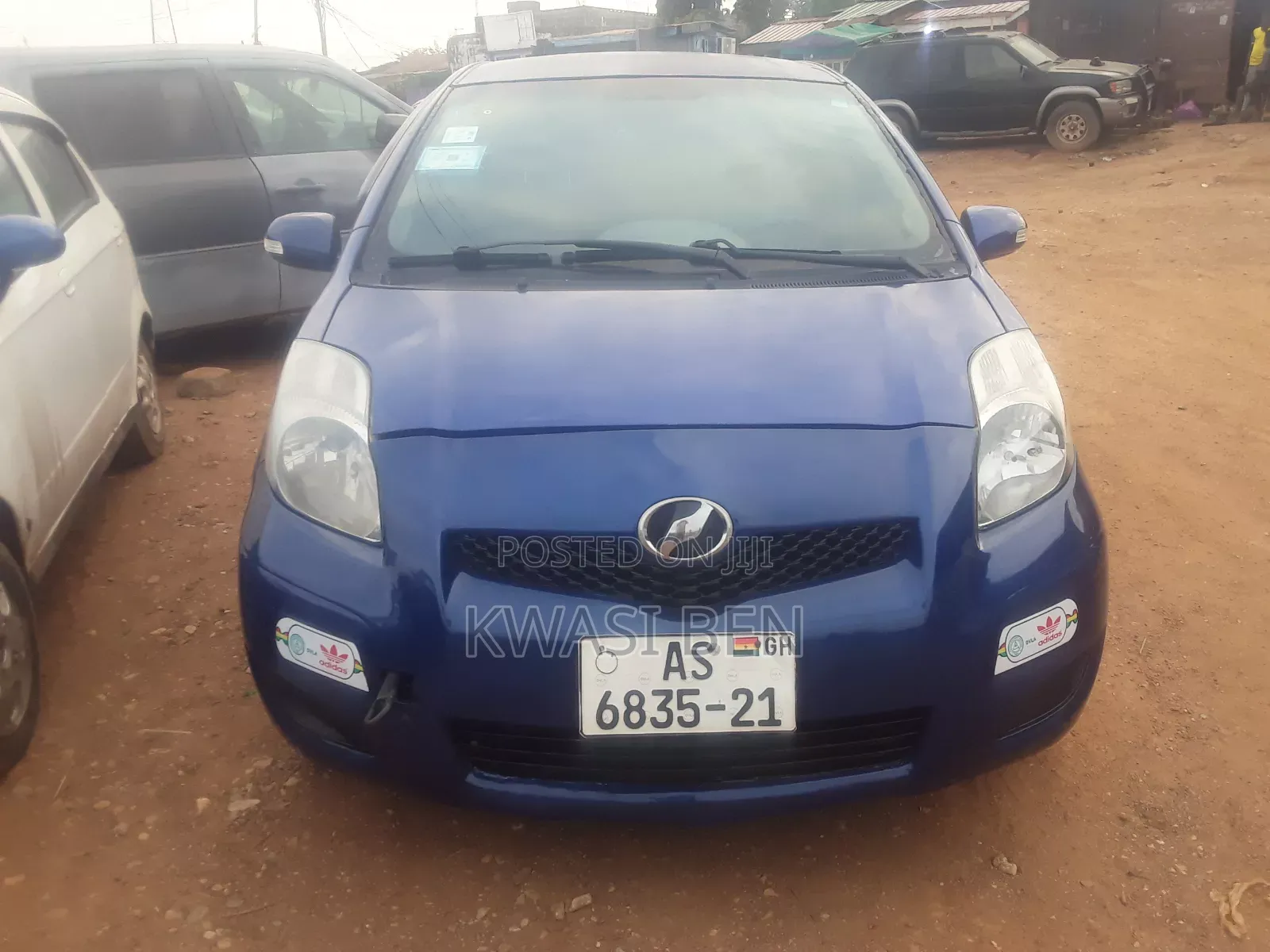 Toyota Vitz 2010 Blue