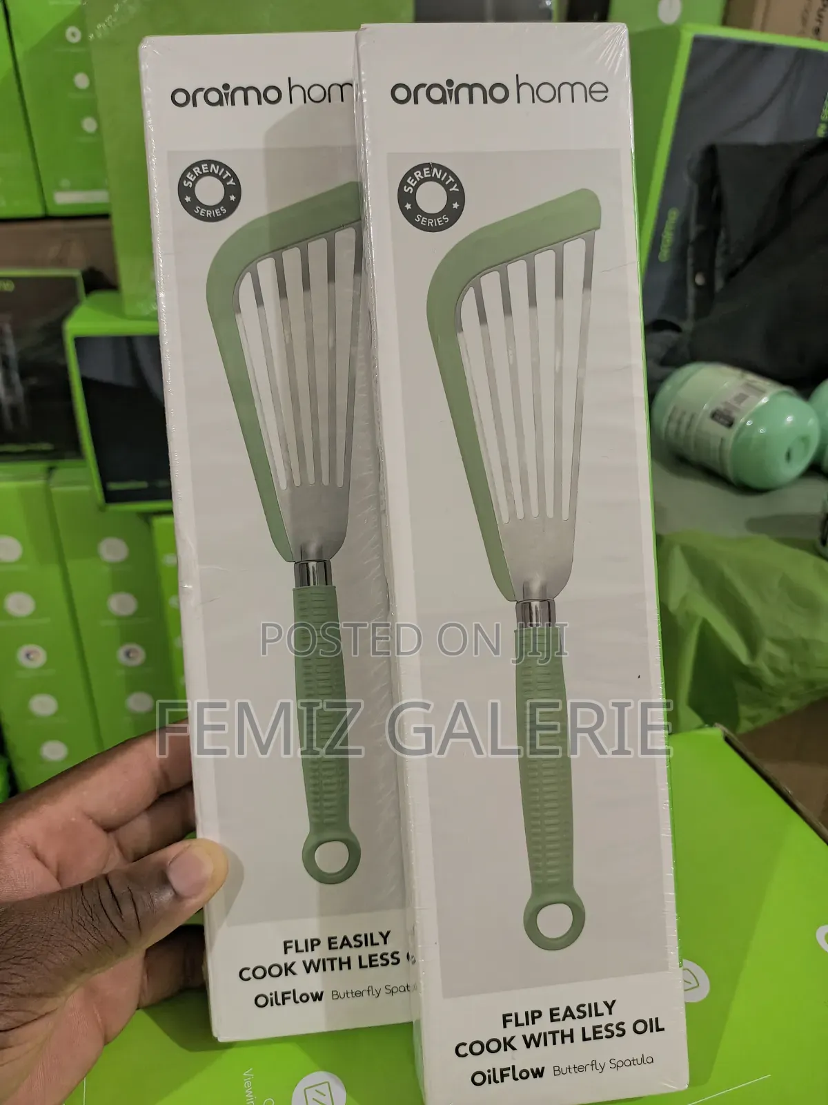 Oraimo OilFlow Easy-Flip Low-Oil Butterfly Spatula