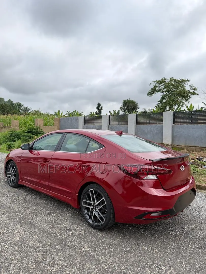 Hyundai Elantra Sport 2020 Red