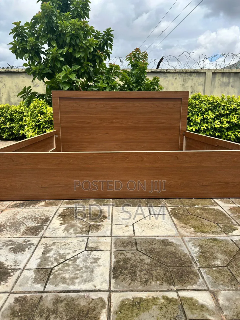 #0032 Queen Size Bedframe Made With Laminated Board
