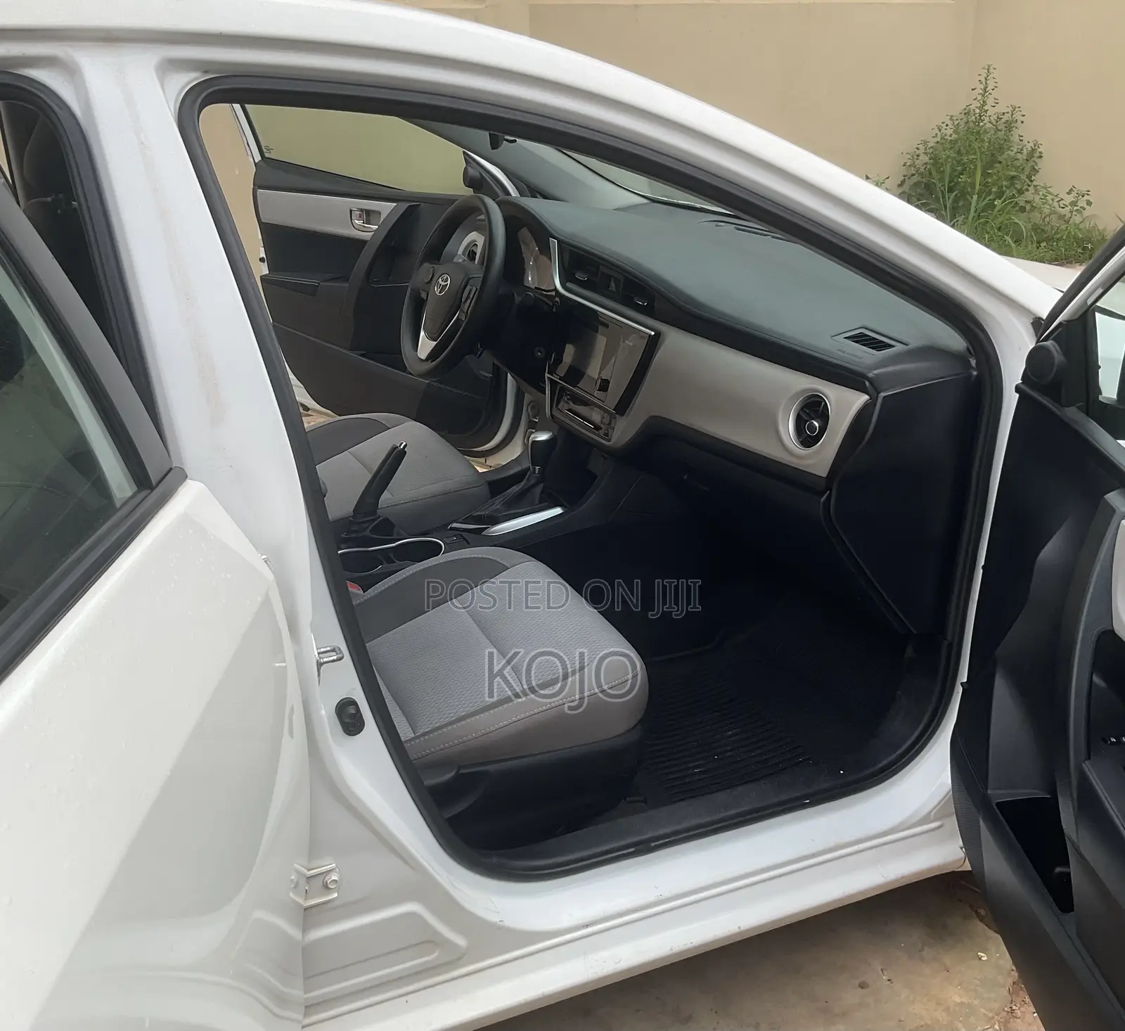 Toyota Corolla 2017 White