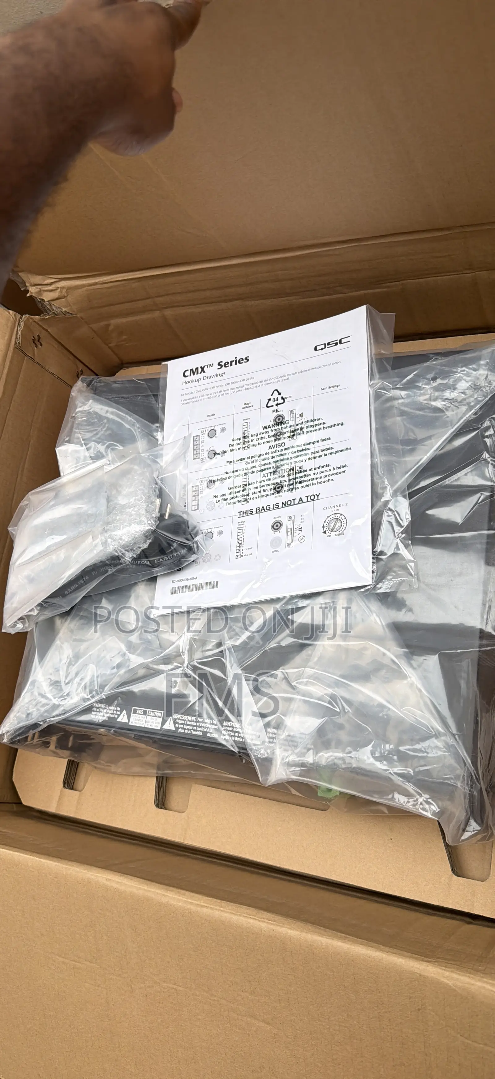 QSC CMX 2000Va Professional Power Amplifier - Brand New