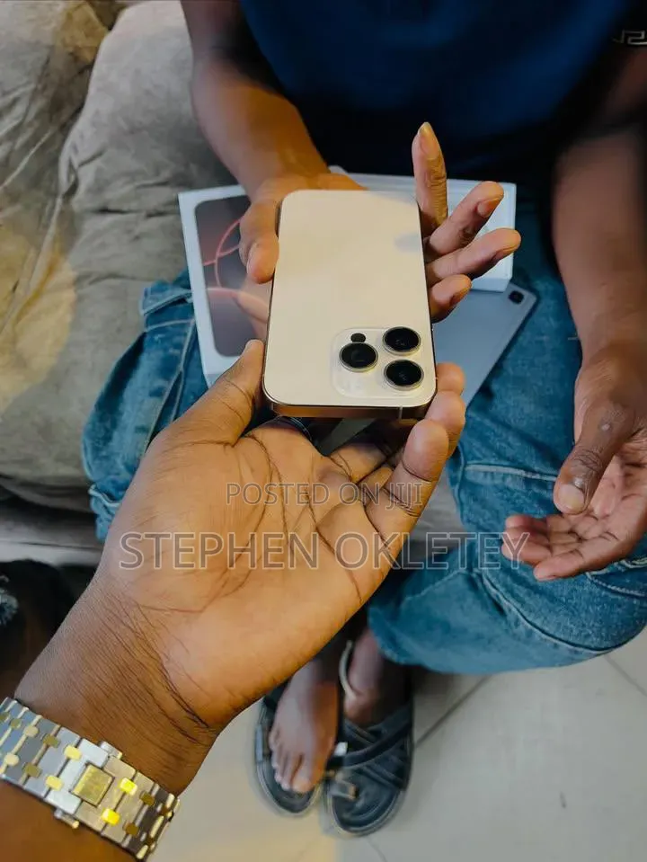 Apple iPhone 16 Pro Max 256 GB Gold