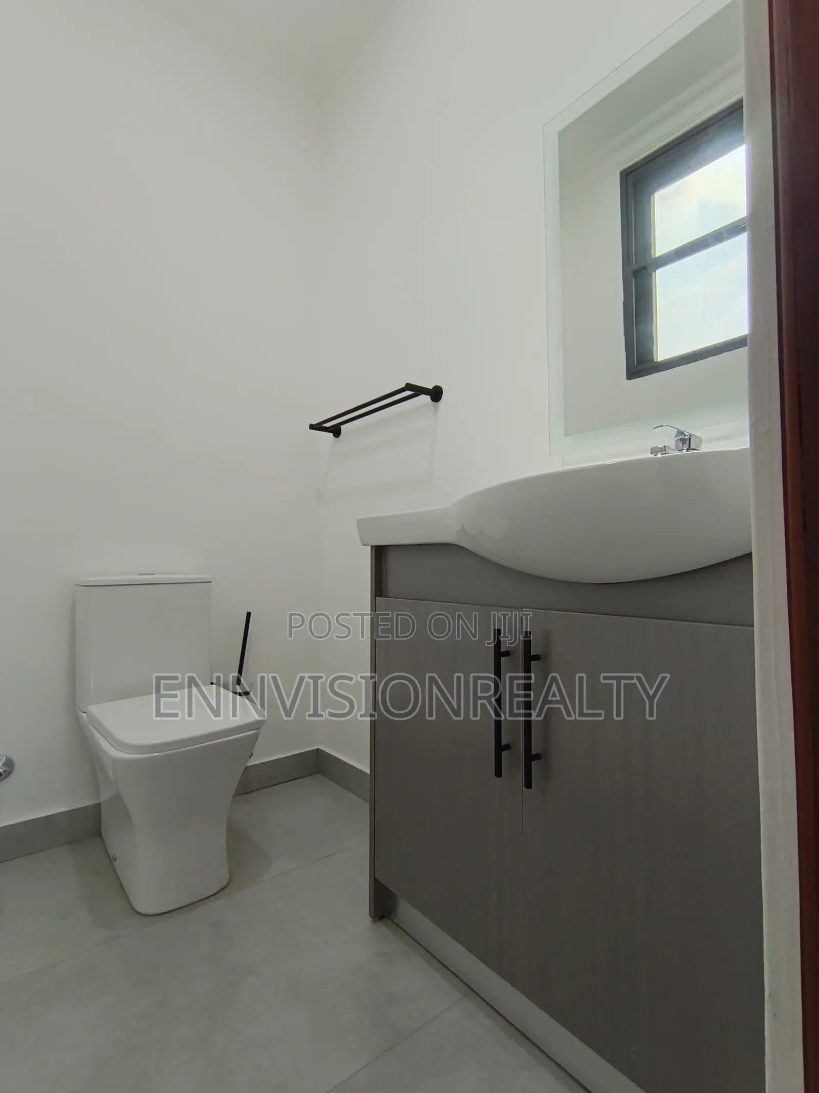 4bdrm Apartment in Mariville, Accra Metropolitan for Sale