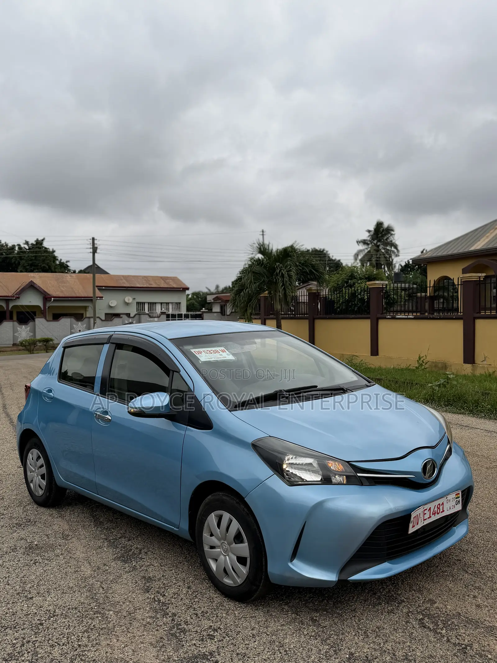 Toyota Vitz 1.5 FWD 5dr 2015 Blue