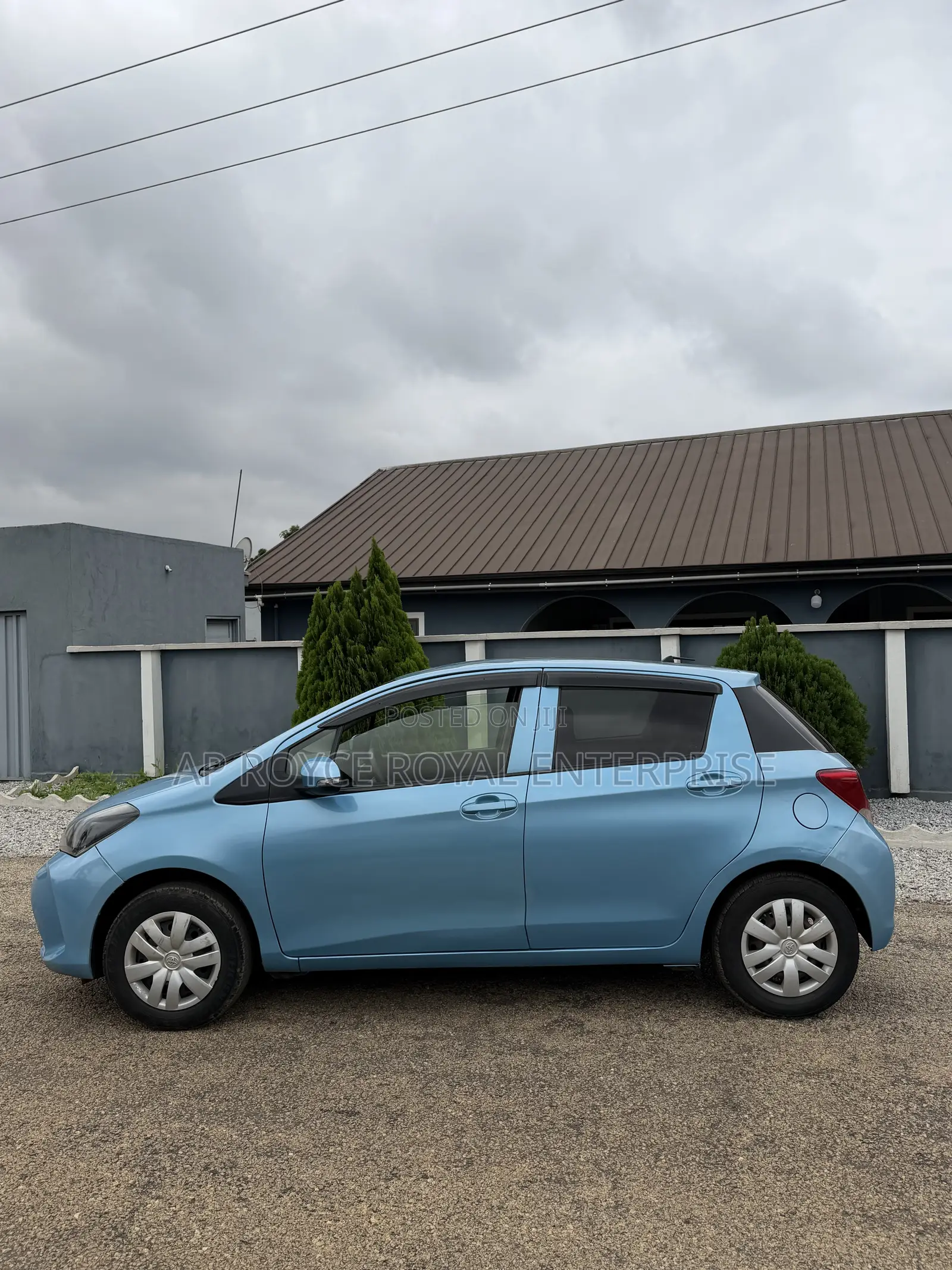 Toyota Vitz 1.5 FWD 5dr 2015 Blue