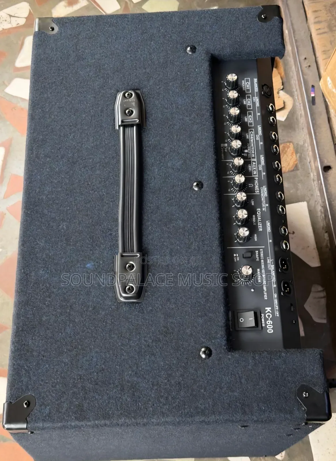 Roland KC-600 Keyboard Amplifier