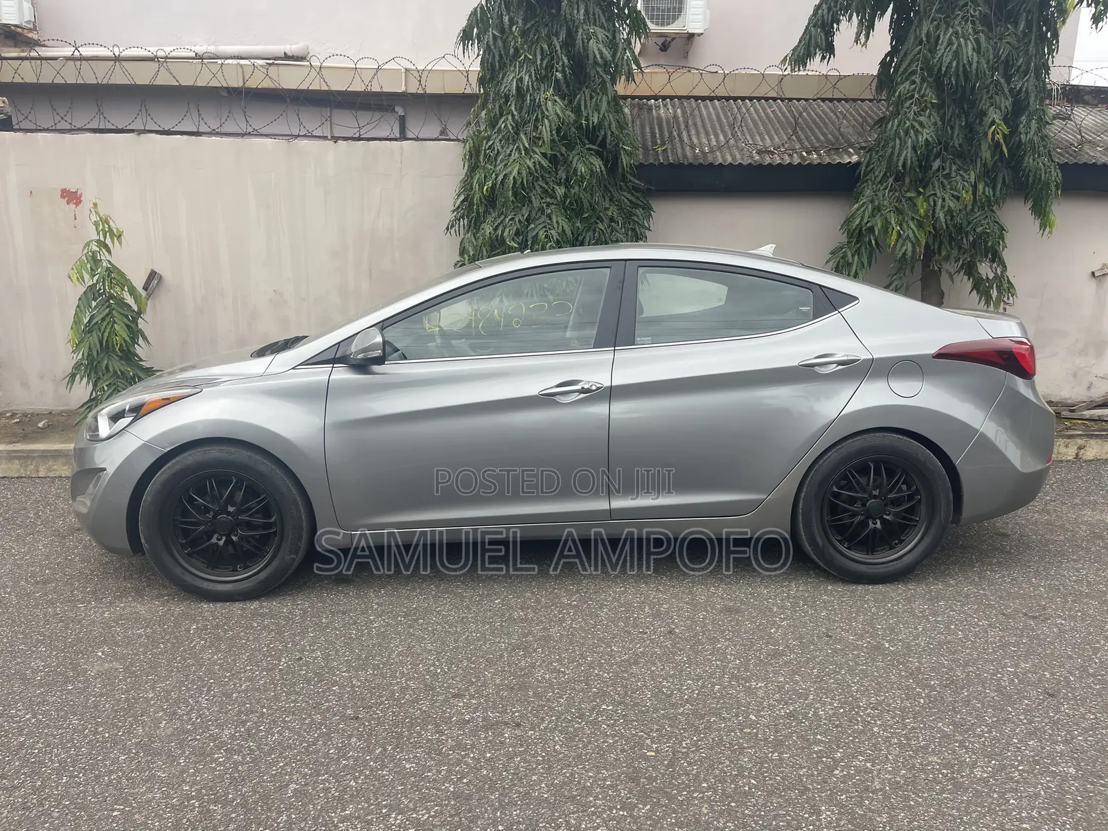 Hyundai Elantra Limited Sedan FWD (1.8L 4cyl 6A) 2016 Gray
