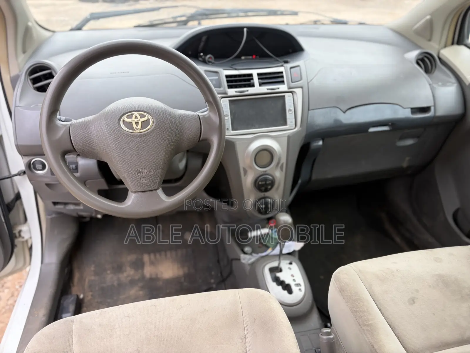 Toyota Vitz 1.0 FWD 3dr 2010 White