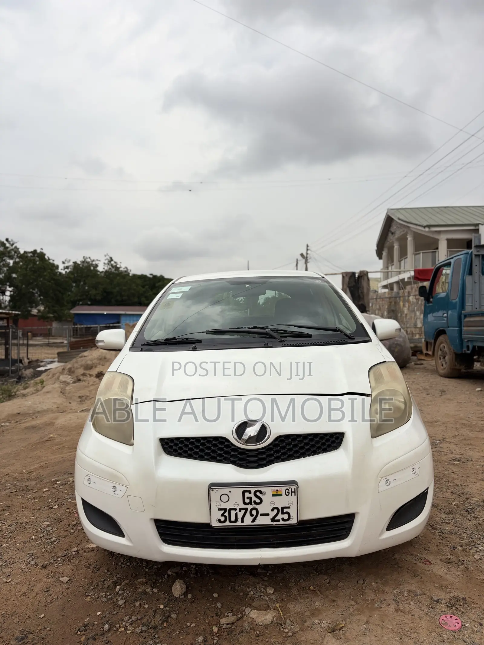 Toyota Vitz 1.0 FWD 3dr 2010 White