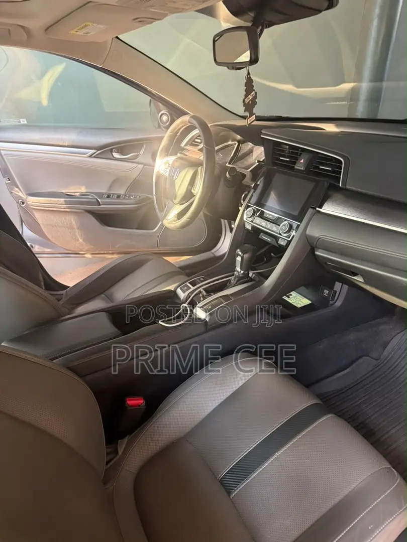Honda Civic Touring 4dr Sedan (1.5L 4cyl) 2016 Gray