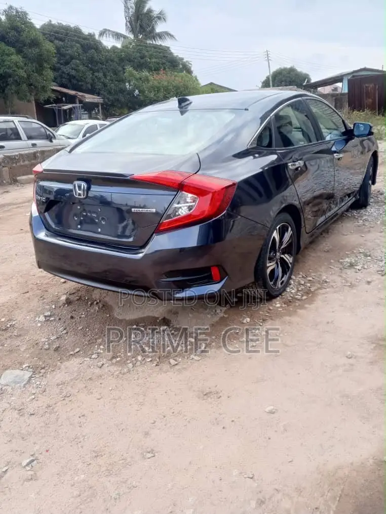 Honda Civic Touring 4dr Sedan (1.5L 4cyl) 2016 Gray