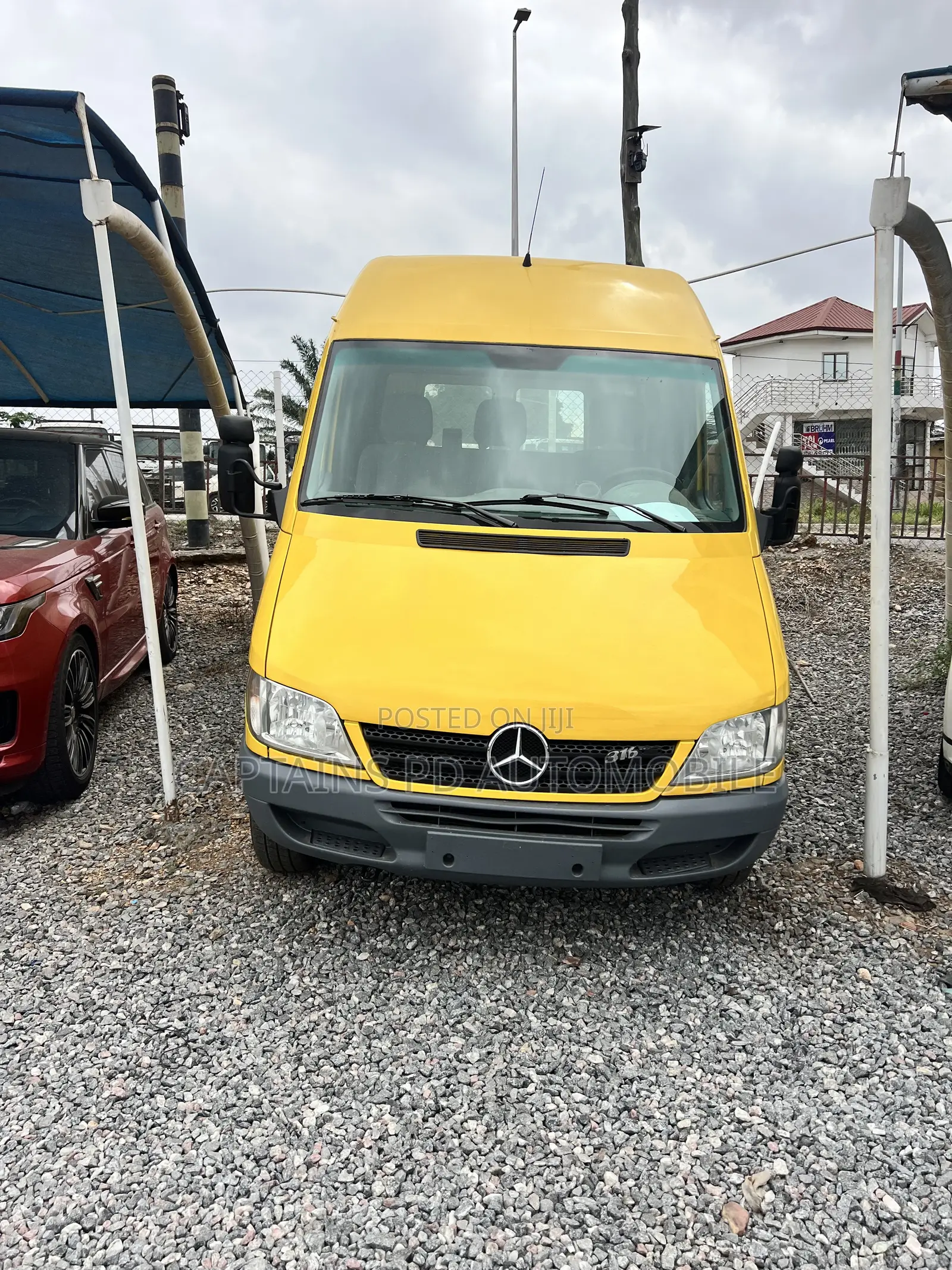 Mercedes-Benz Sprinter 2012 Yellow