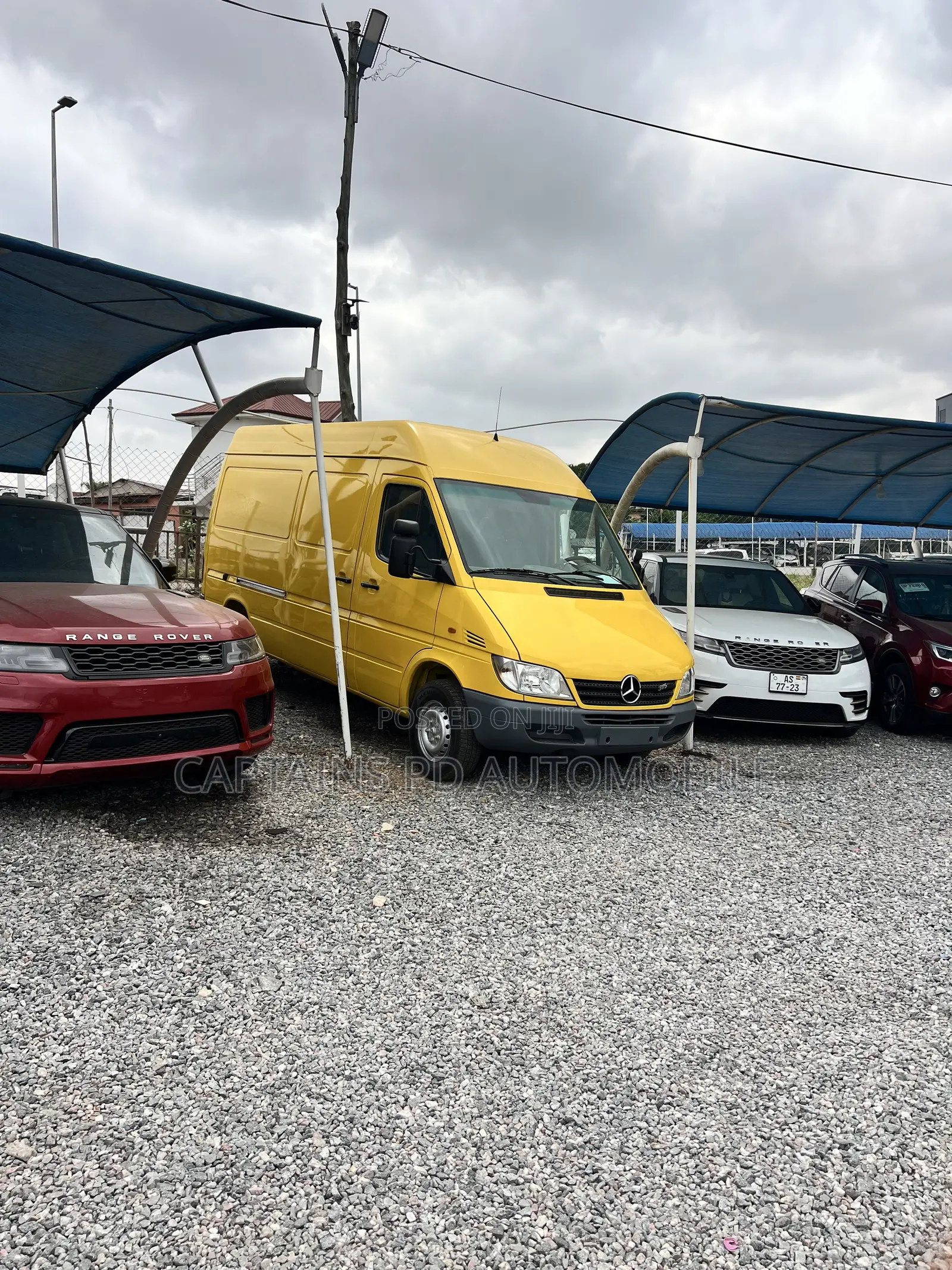 Mercedes-Benz Sprinter 2012 Yellow