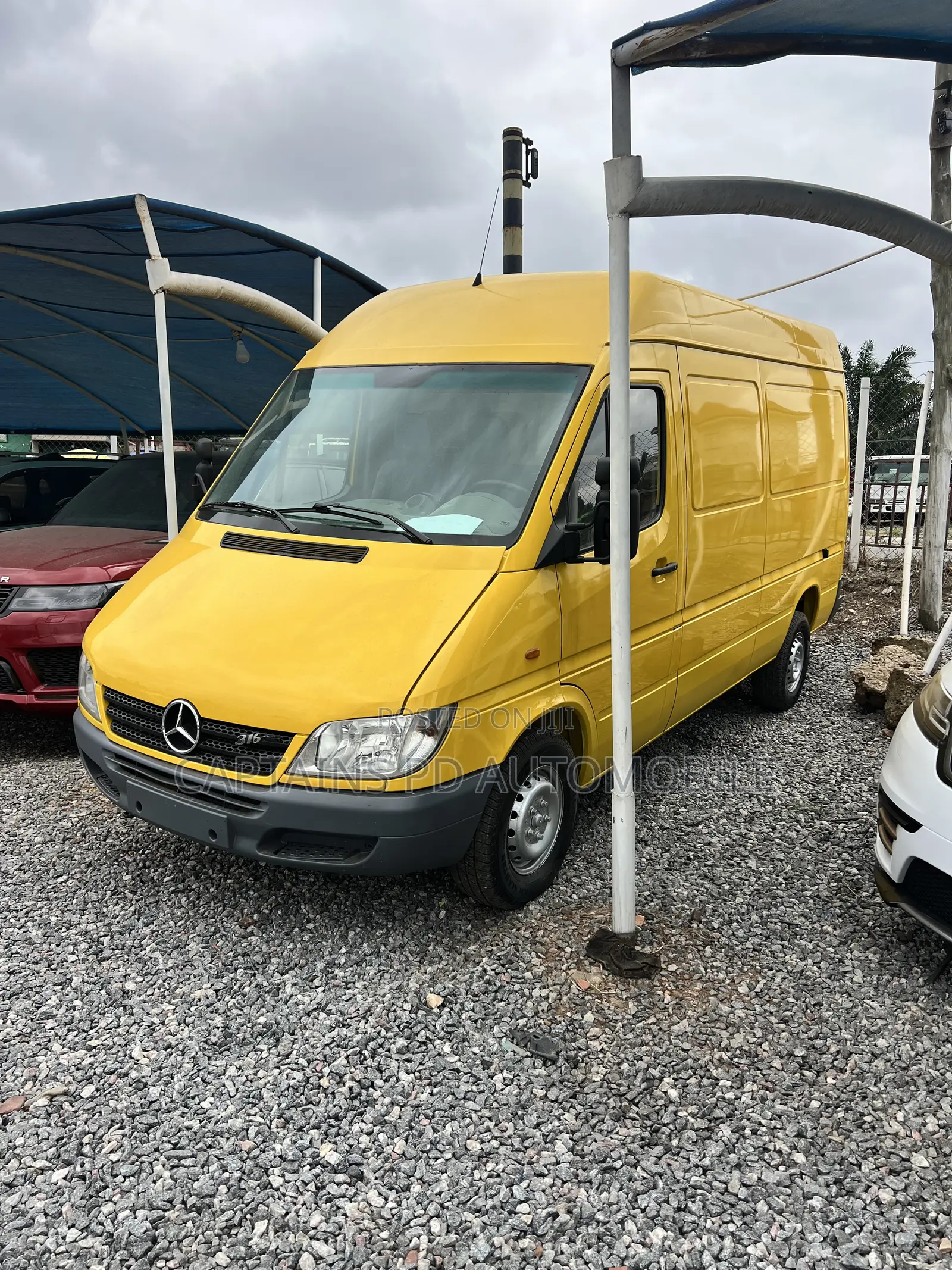 Mercedes-Benz Sprinter 2012 Yellow