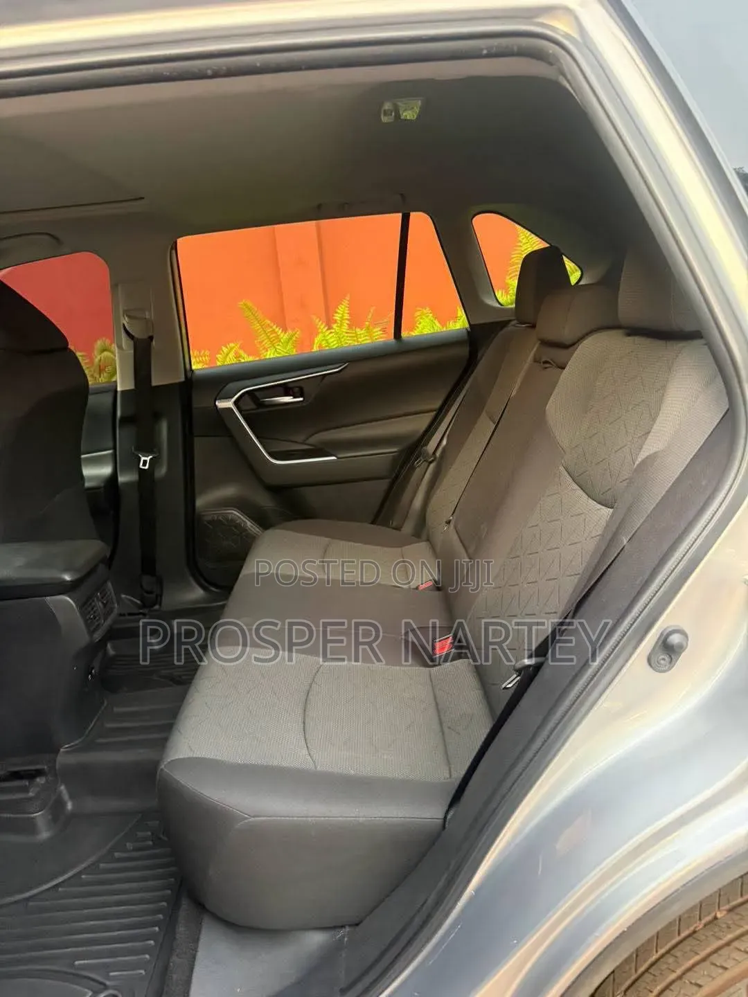 Toyota RAV4 2021 Silver