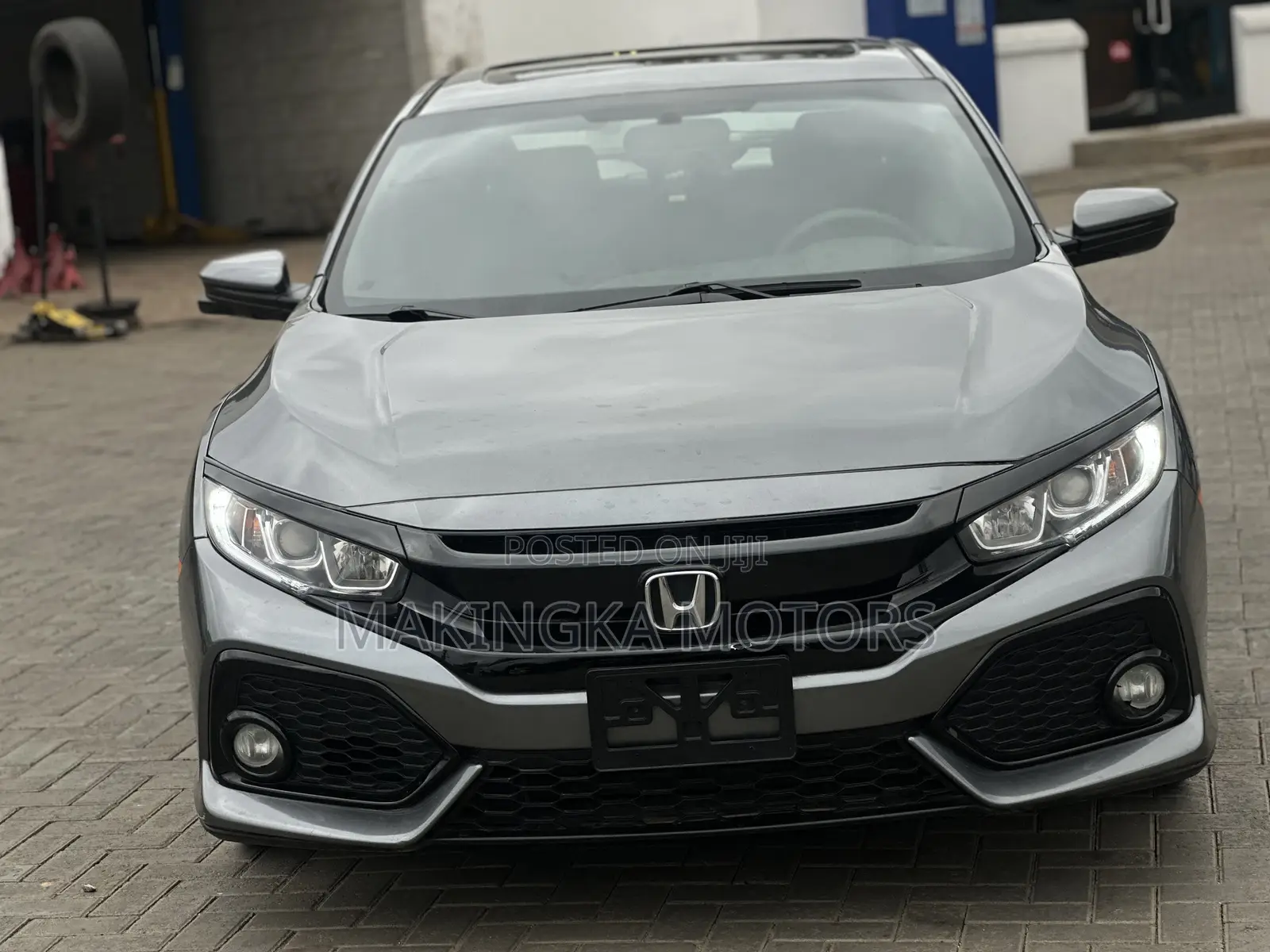Honda Civic EX Hatchback 2018 Gray