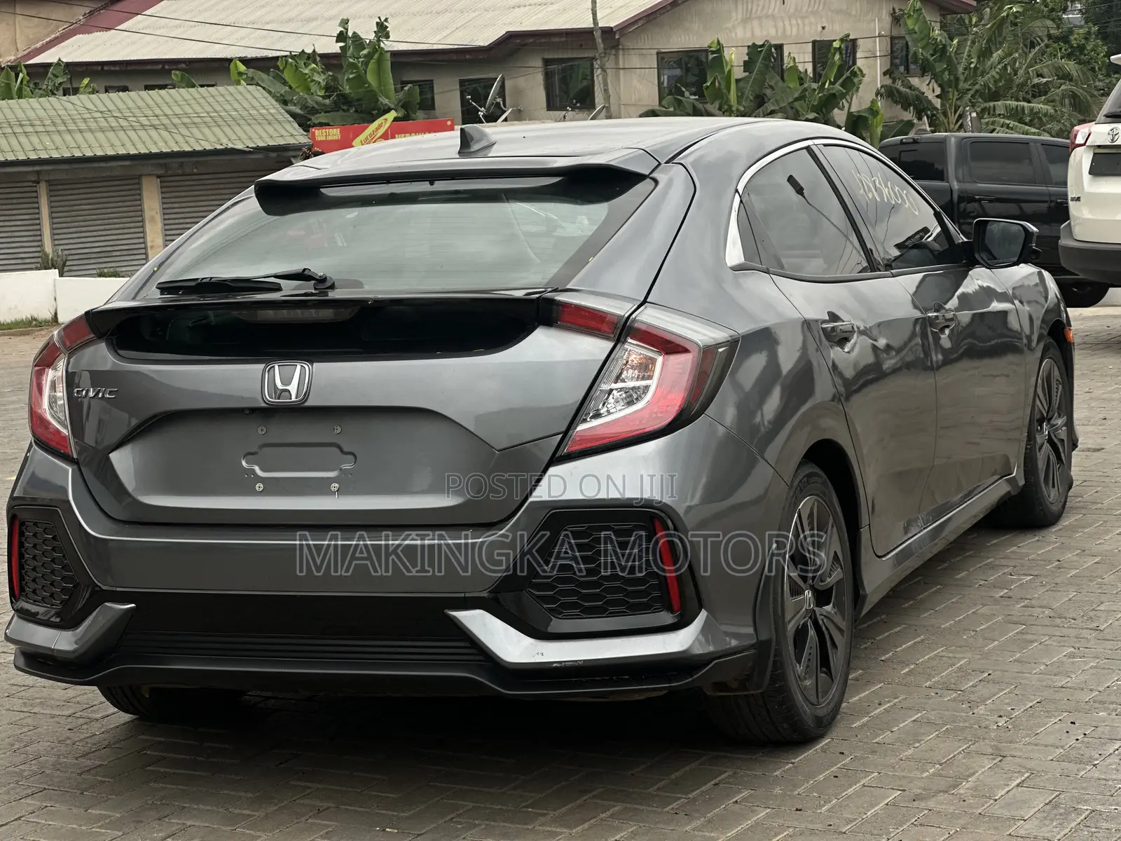 Honda Civic EX Hatchback 2018 Gray