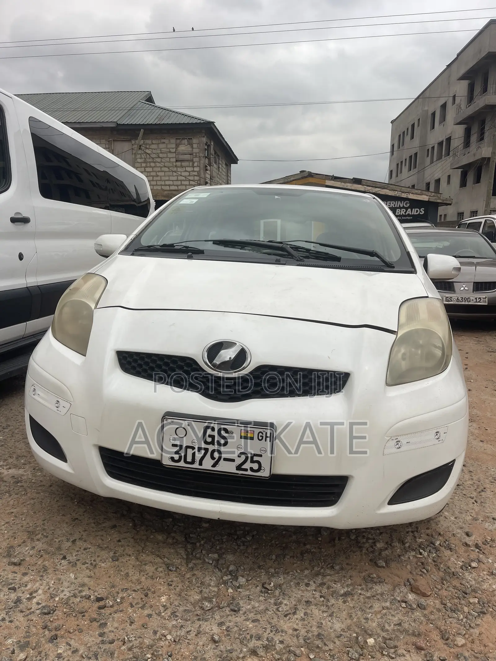 Toyota Vitz 1.0 FWD 3dr 2010 White