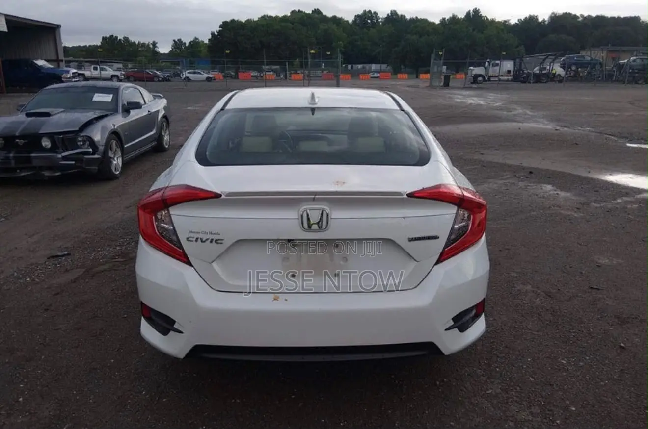 Honda Civic Touring Sedan 2018 White