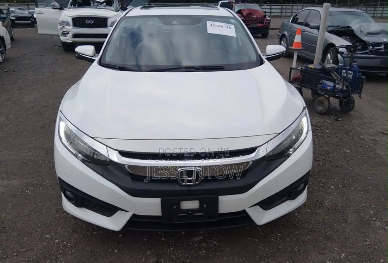 Honda Civic Touring Sedan 2018 White