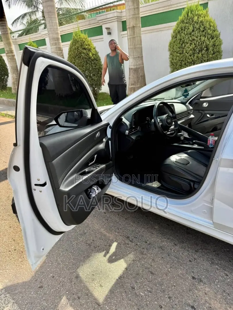 Hyundai Avante 2021 White