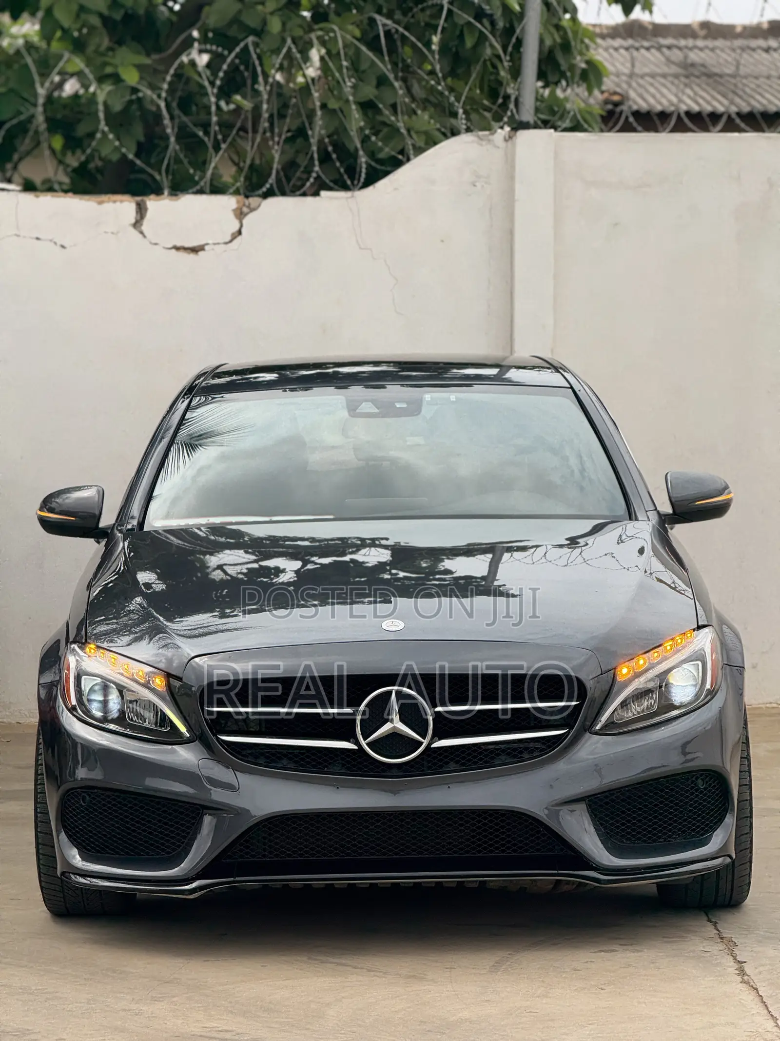 Mercedes-Benz C300 Luxury Sedan RWD (2.0L 4cyl 7A) 2017 Gray