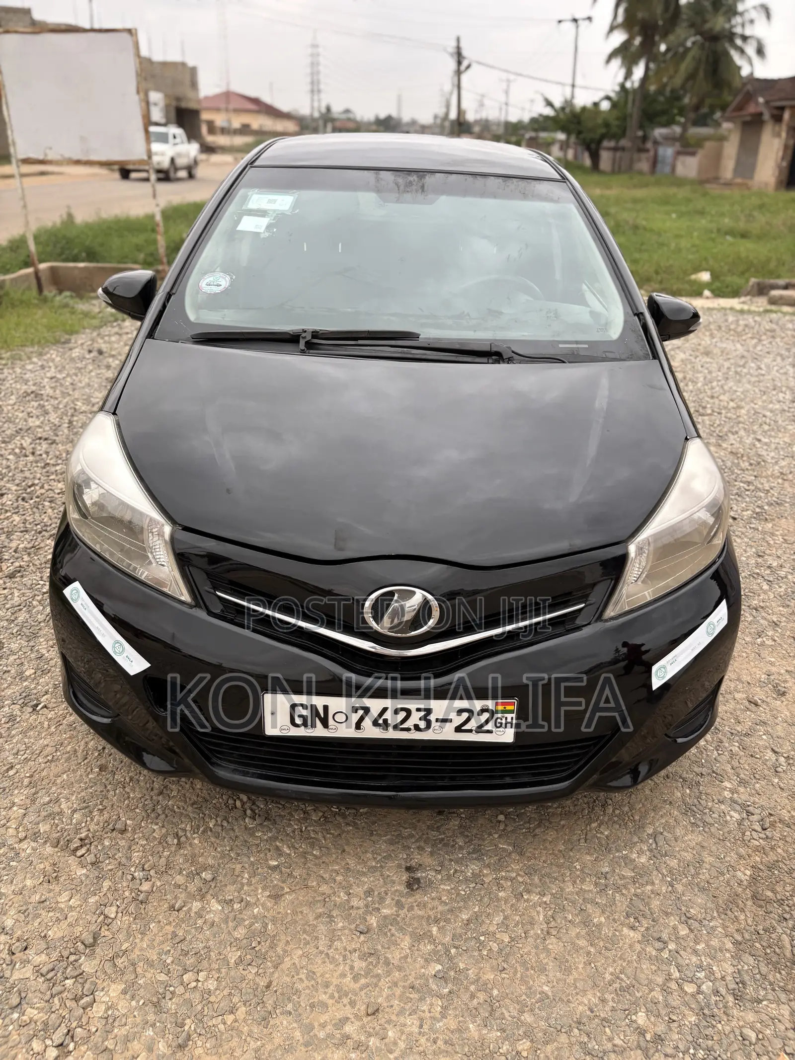 Toyota Vitz 1.3 FWD 5dr 2012 Black