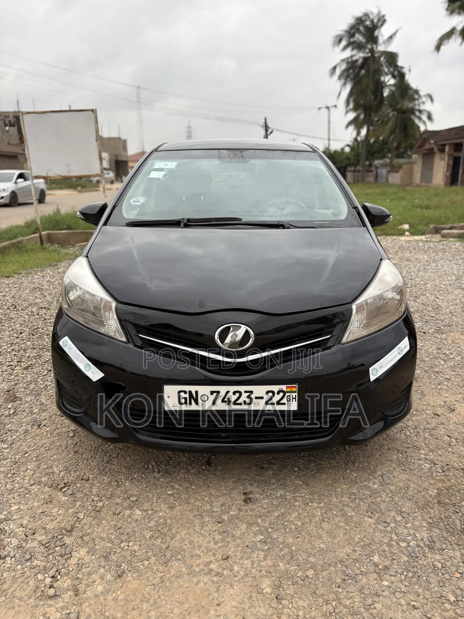 Toyota Vitz 1.3 FWD 5dr 2012 Black