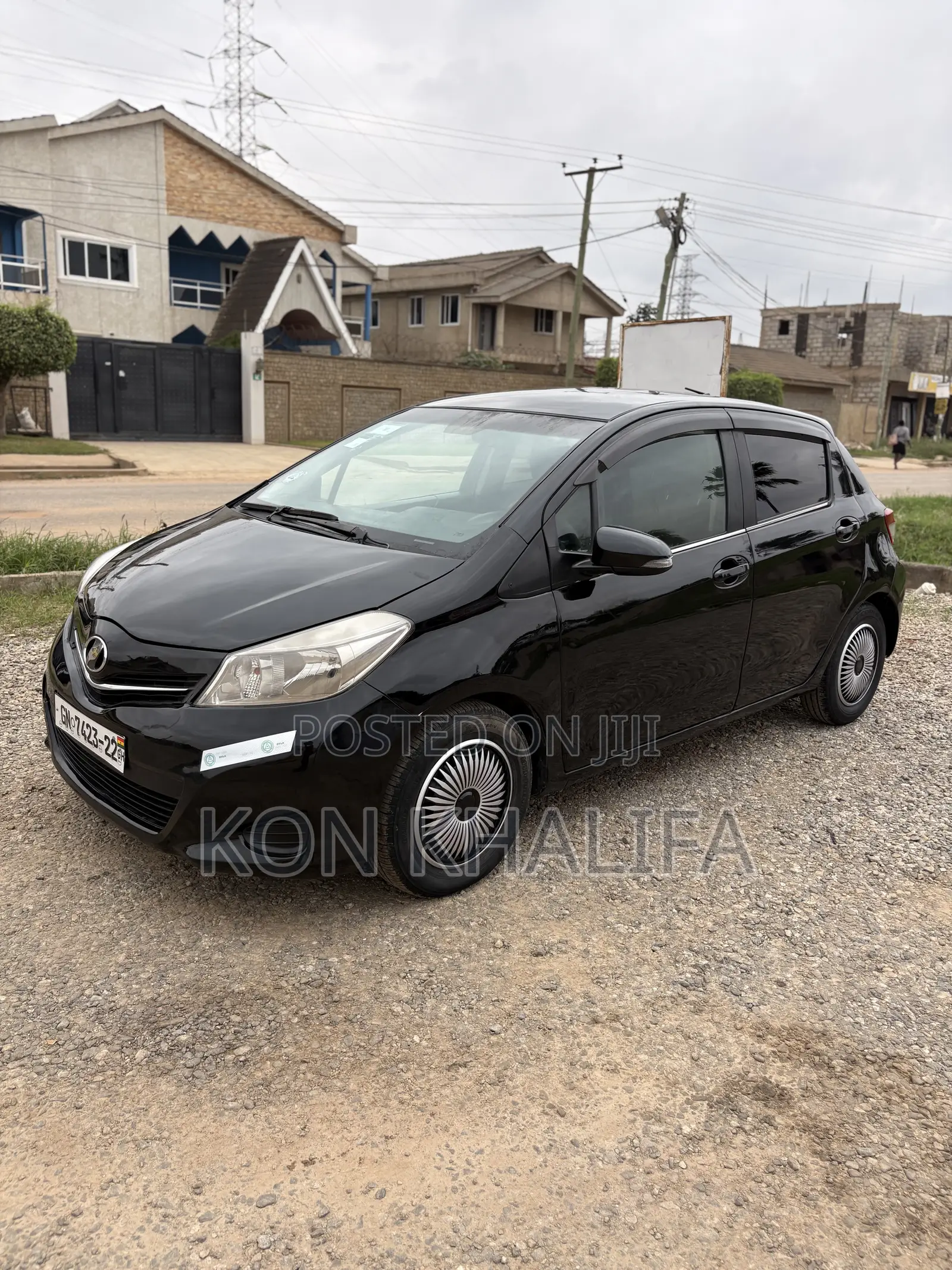 Toyota Vitz 1.3 FWD 5dr 2012 Black