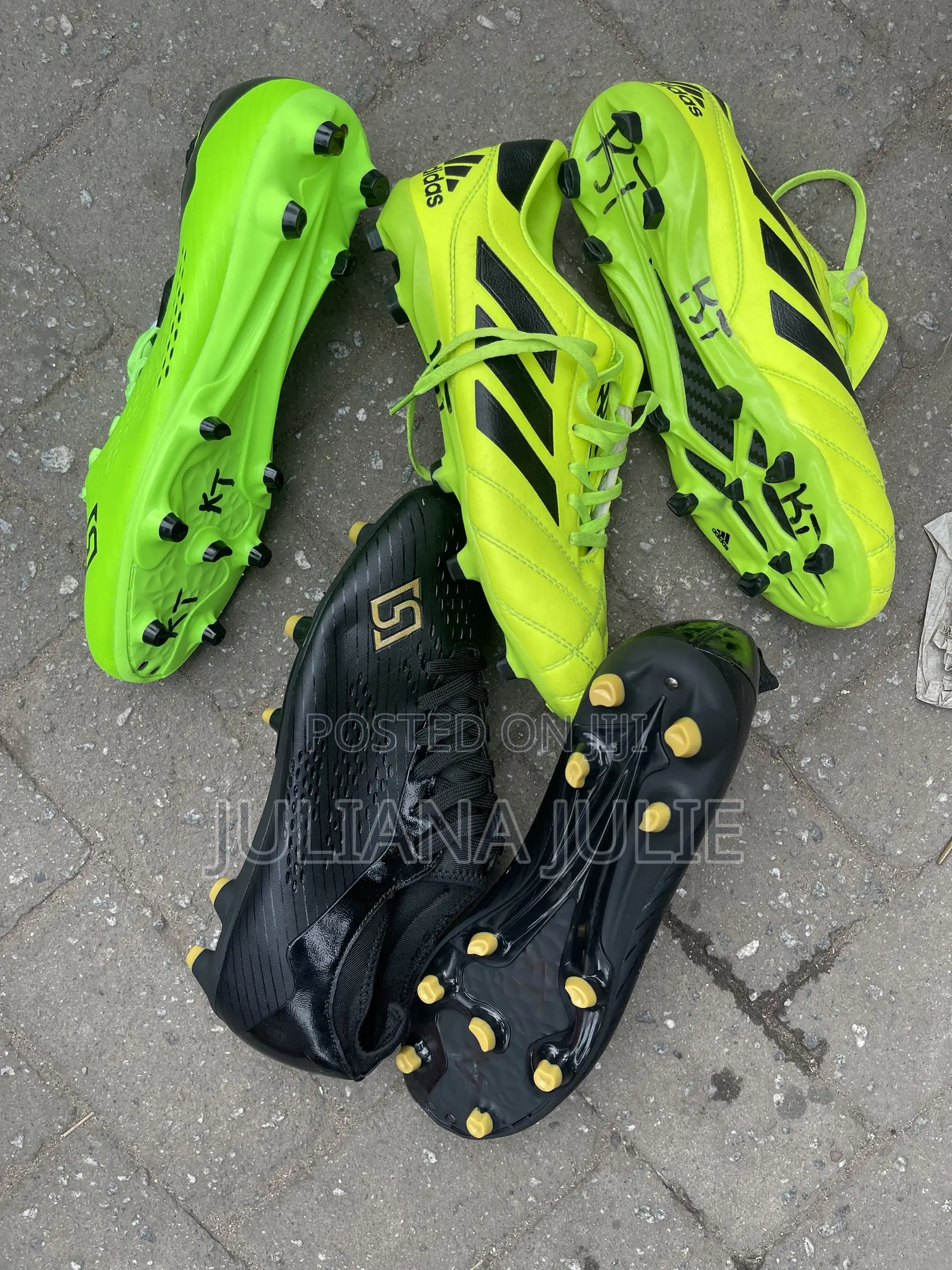 Original Football Boot Available at Cool Price